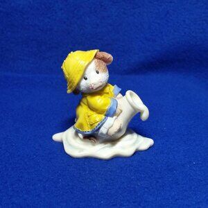 Mary's Moo Moos When It Rains It Pours Figurine 296880 Cow In Yellow Rain Jacket
